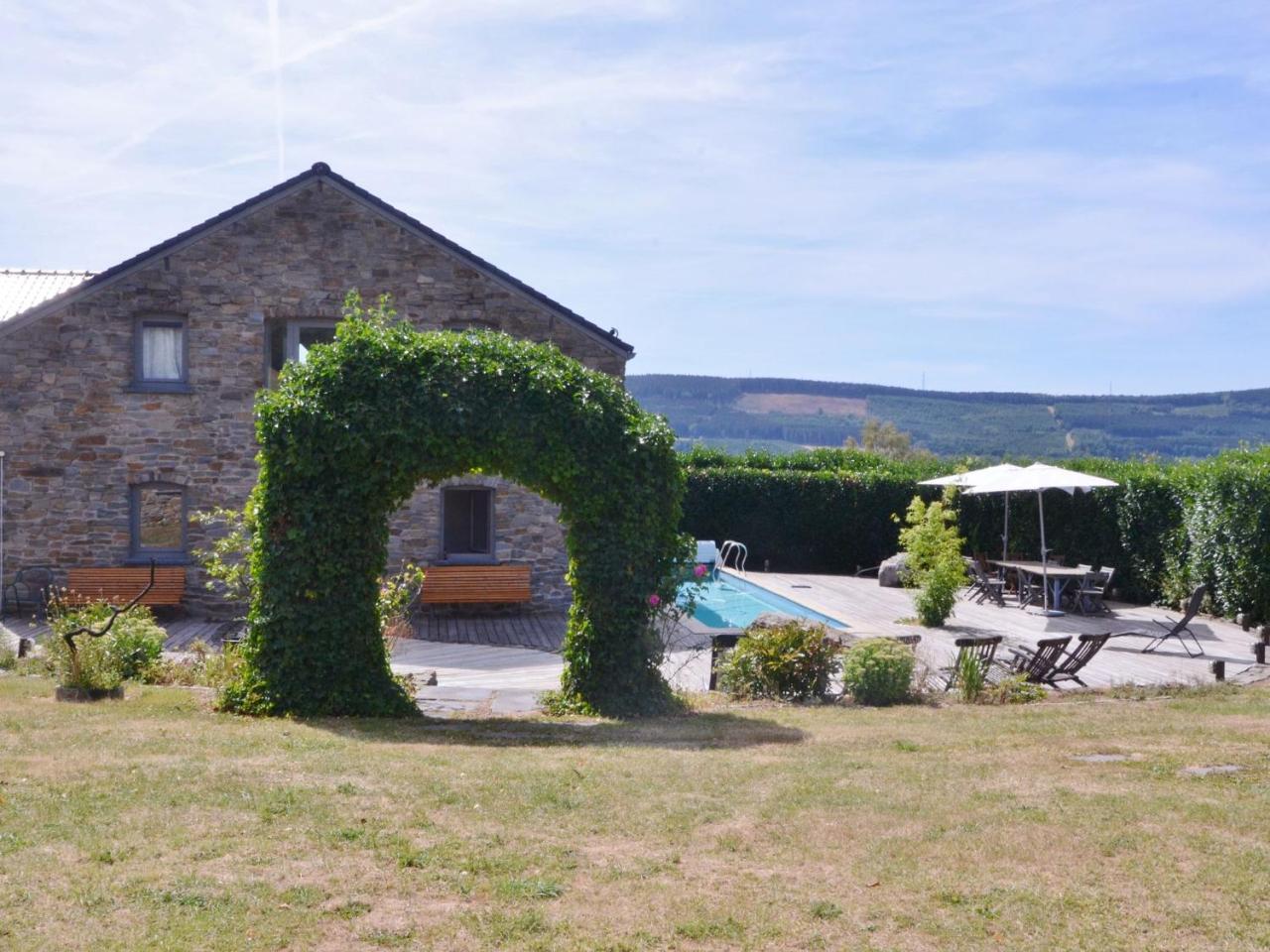 Gorgeous Holiday Home In Stoumont With Garden Eksteriør billede
