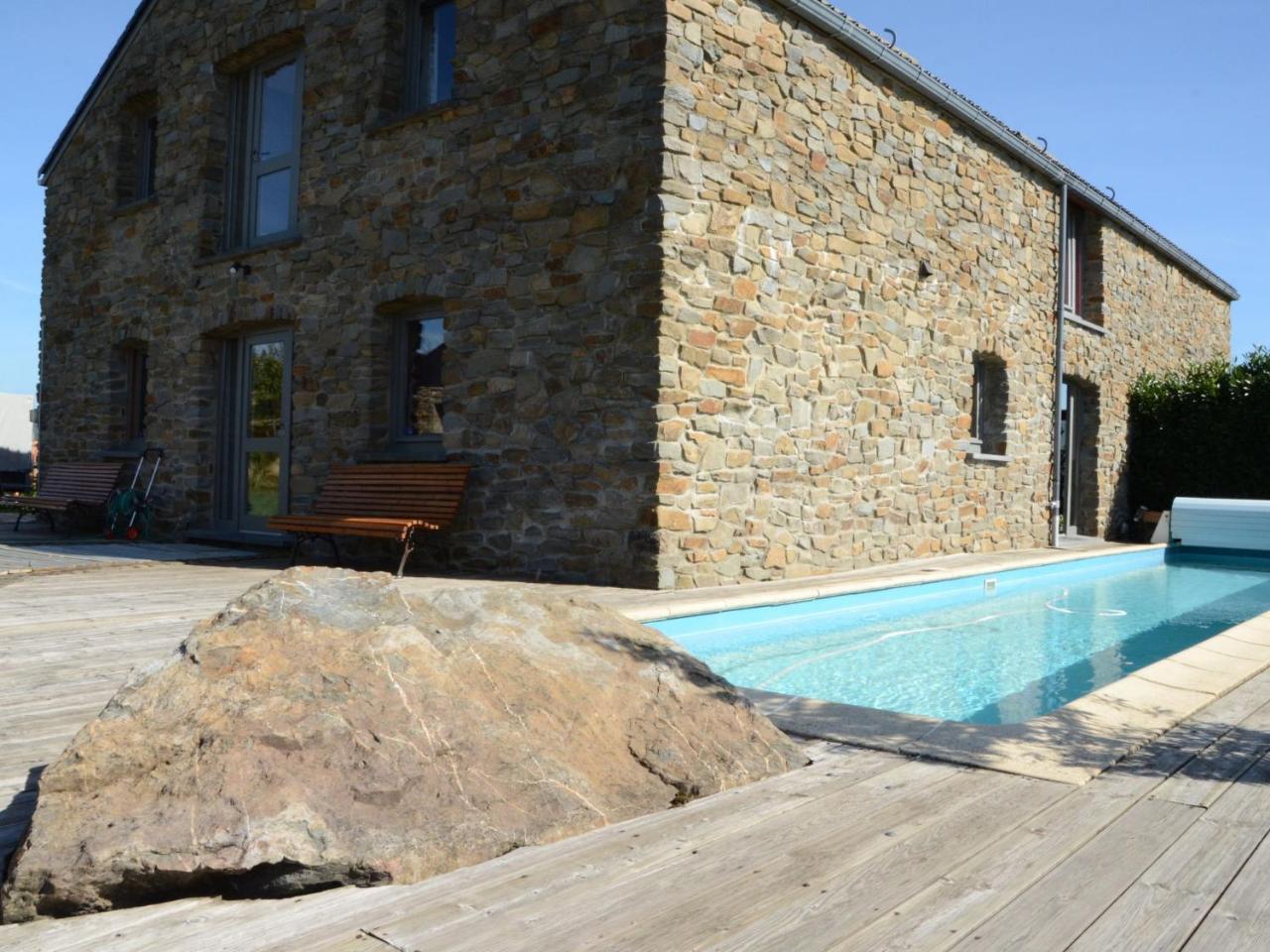 Gorgeous Holiday Home In Stoumont With Garden Eksteriør billede